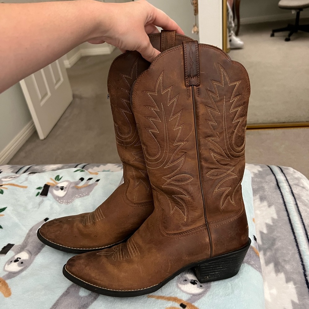 brown cowgirl boots ariat